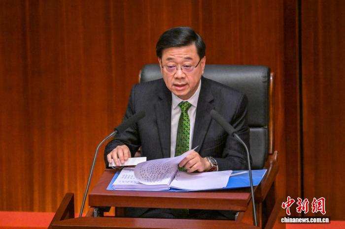 香港特首李家超发表任内第四份施政报告：深化改革惠民生